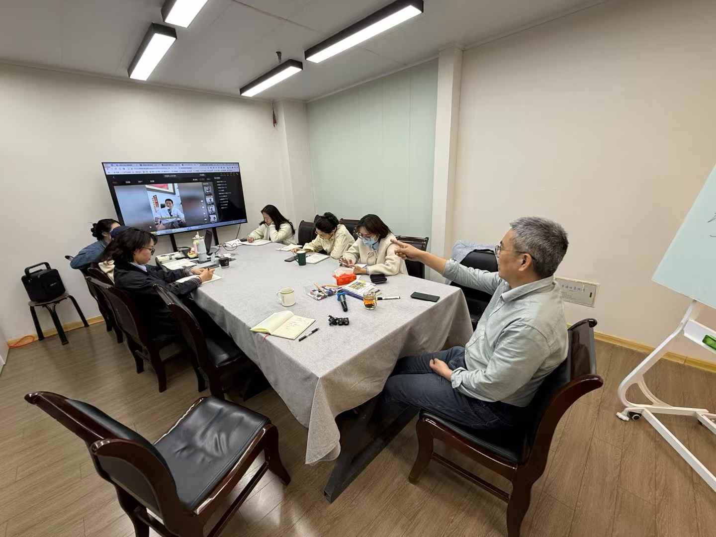 1744005281125905.jpg fb33690d41addaa9a7644d5df87cc35c.jpg